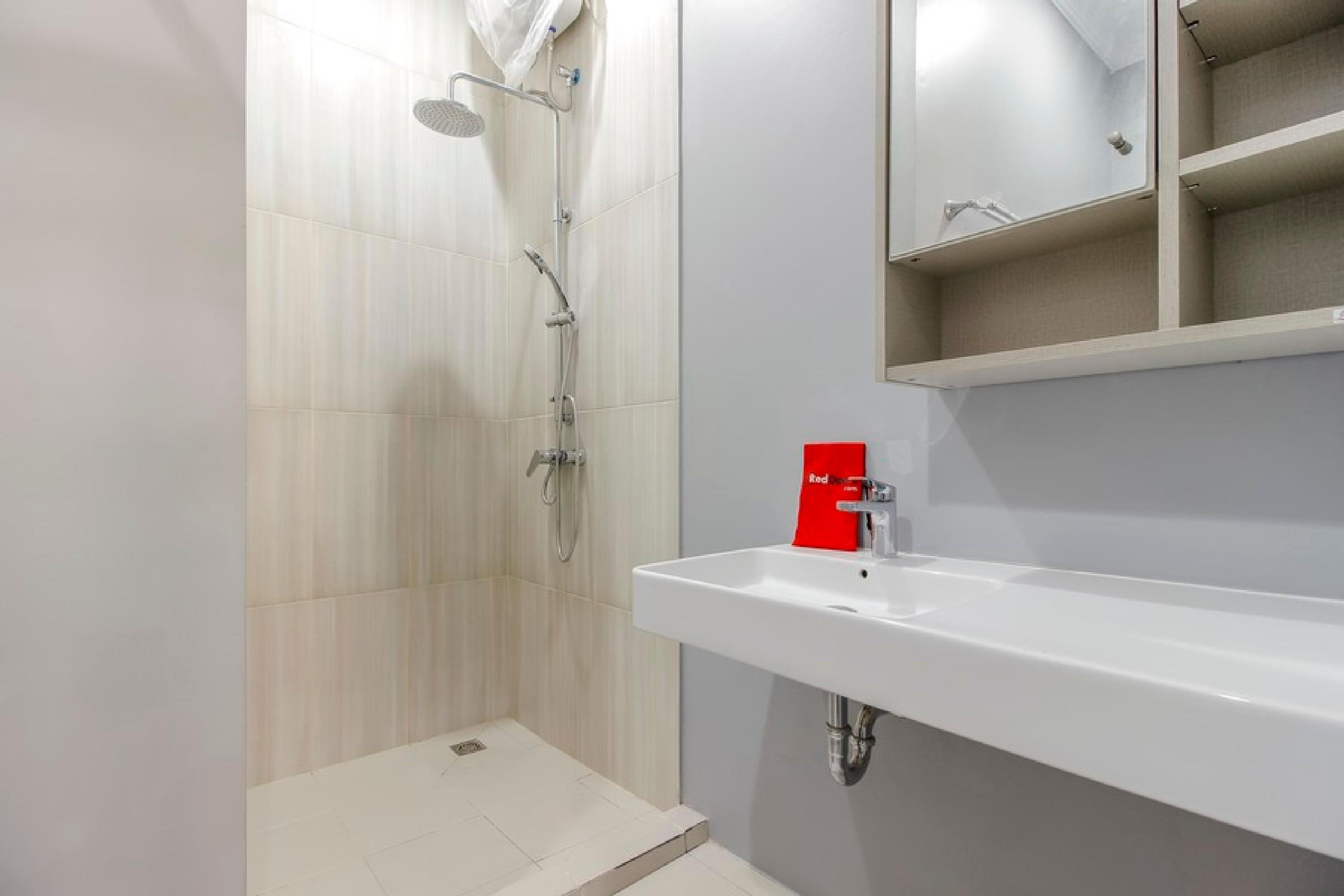 Reddoorz Plus @ Kwitang 2 Jakarta Exteriör bild